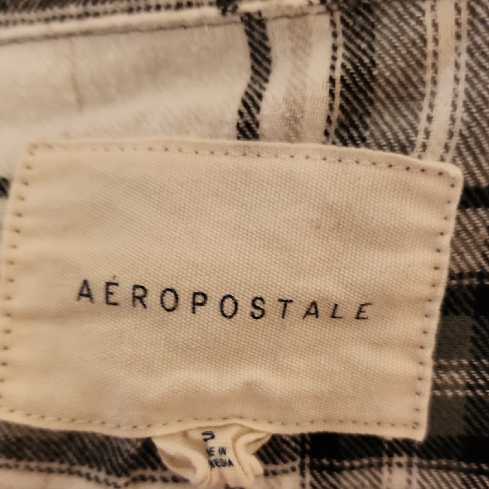 Aeropostale Black and White Plaid Shirt sz S